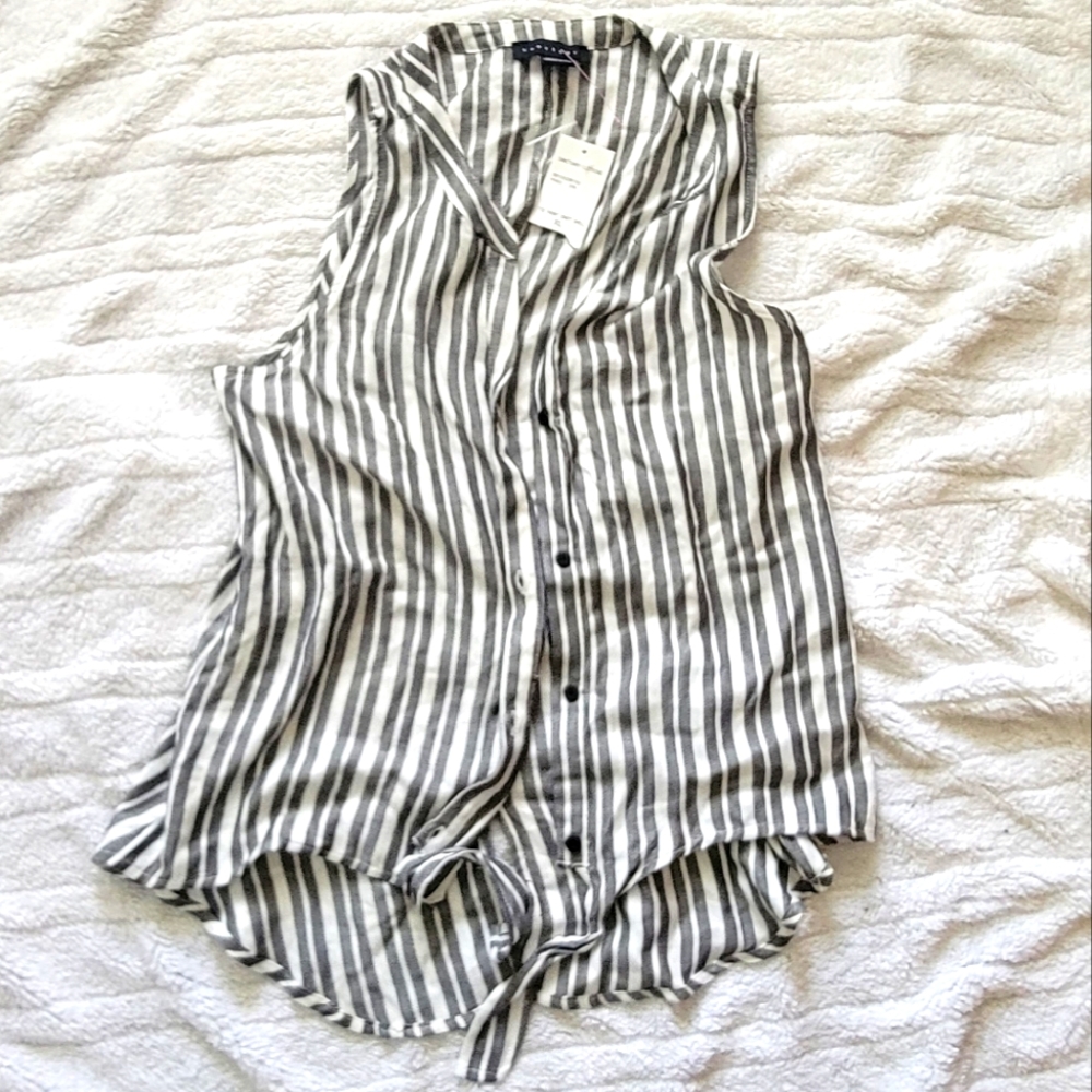 NWT Sanctuary Tie front top